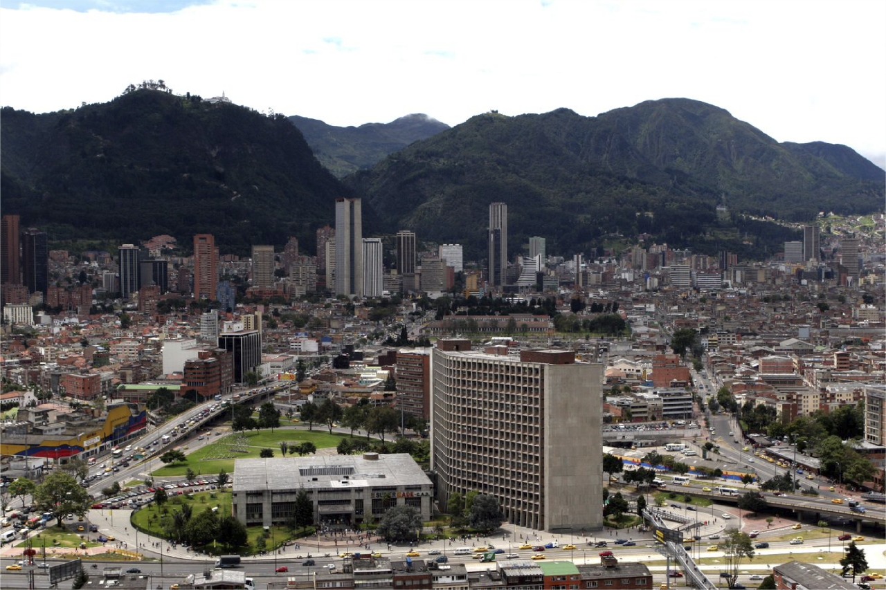 Catastro Bogotá, 40 años de trabajo para prestar el mejor servicio a la ciudadanía